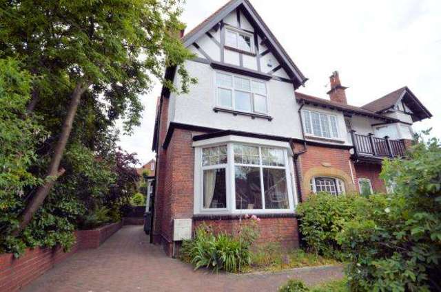  Image of 6 bedroom Semi-Detached house for sale in Osborne Park Scarborough YO12 at Osborne Park  Scarborough, YO12 5QF