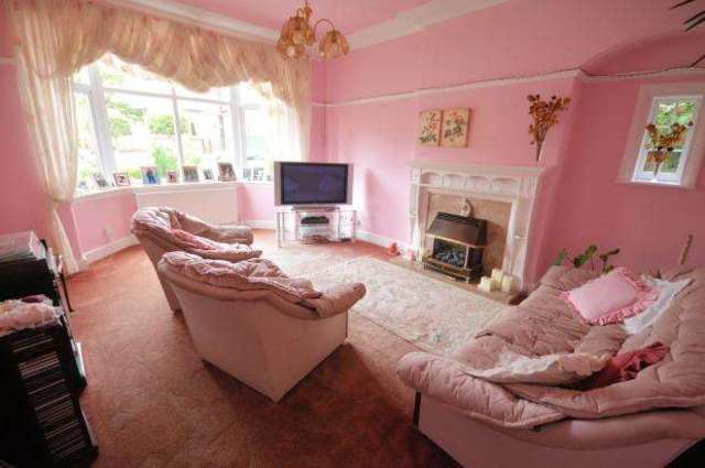  Image of 6 bedroom Semi-Detached house for sale in Osborne Park Scarborough YO12 at Osborne Park  Scarborough, YO12 5QF
