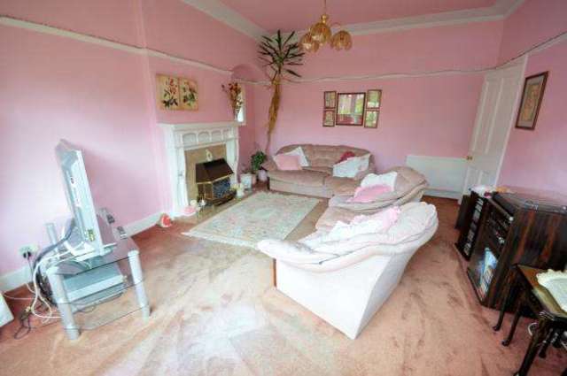  Image of 6 bedroom Semi-Detached house for sale in Osborne Park Scarborough YO12 at Osborne Park  Scarborough, YO12 5QF