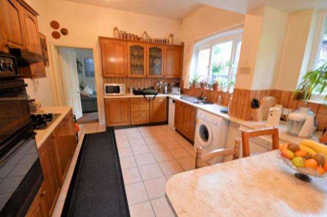  Image of 6 bedroom Semi-Detached house for sale in Osborne Park Scarborough YO12 at Osborne Park  Scarborough, YO12 5QF