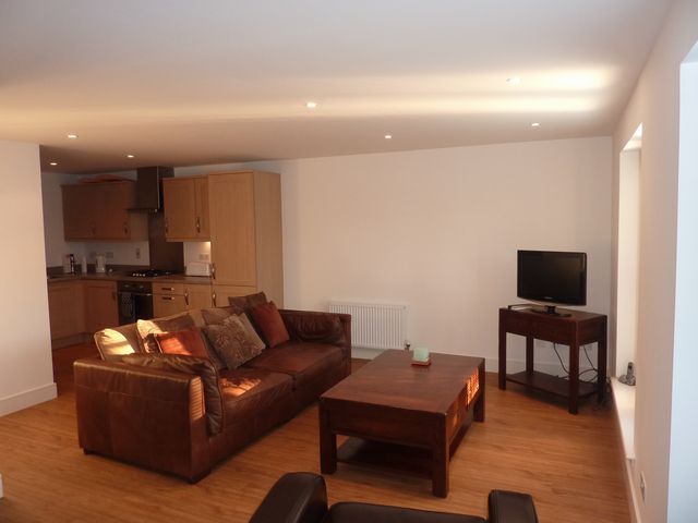  Image of 3 bedroom Flat to rent in Pinkhill Edinburgh EH12 at Corstorphine Edinburgh Edinburgh, EH12 7FA