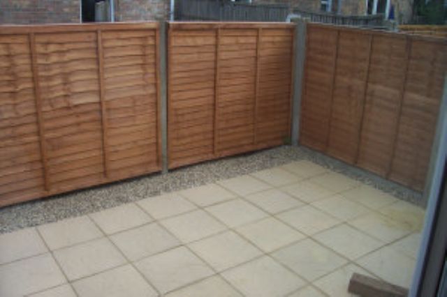  Image of 1 bedroom Ground Flat to rent in West Gardens Colliers Wood London SW17 at West Gardens  Colliers Wood, SW17 9DG