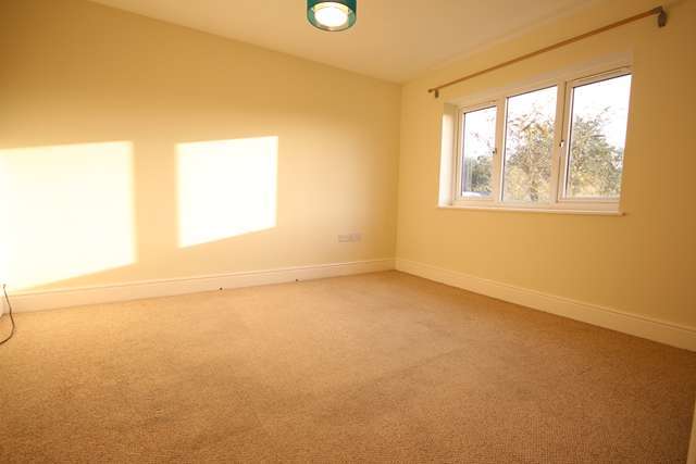  Image of 2 bedroom Flat to rent in Rainbow Hill Worcester WR3 at Ashford House 50 Rainbow Hill Worcester, WR3 8NL