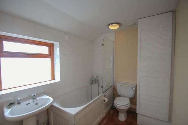  Image of 3 bedroom Semi-Detached house to rent in Stoke Canon Exeter EX5 at Stoke Canon Exeter, EX5 4AW