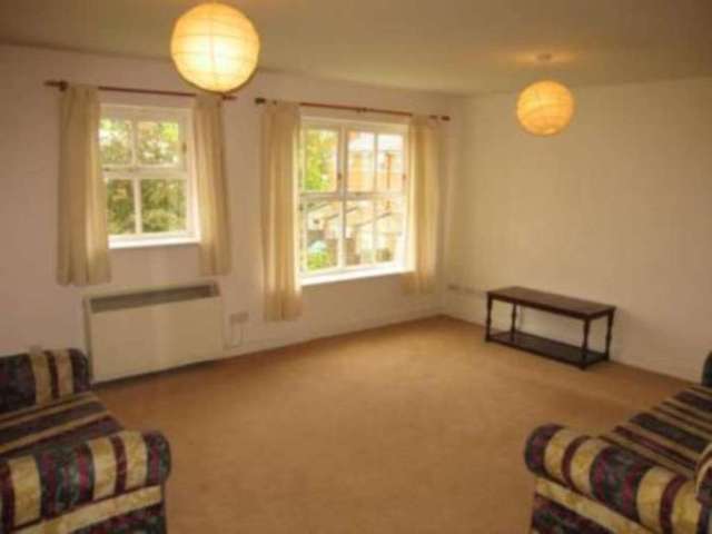  Image of 1 bedroom Flat to rent in Macmillan Way London SW17 at Macmillan Way Furzedown London, SW17 6AU