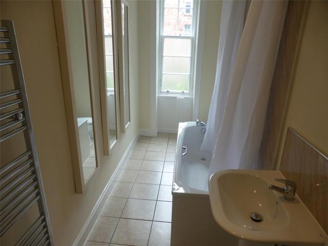  Image of 2 bedroom Flat to rent in Montague Street Glasgow G4 at West End Glasgow Glasgow, G4 9HU