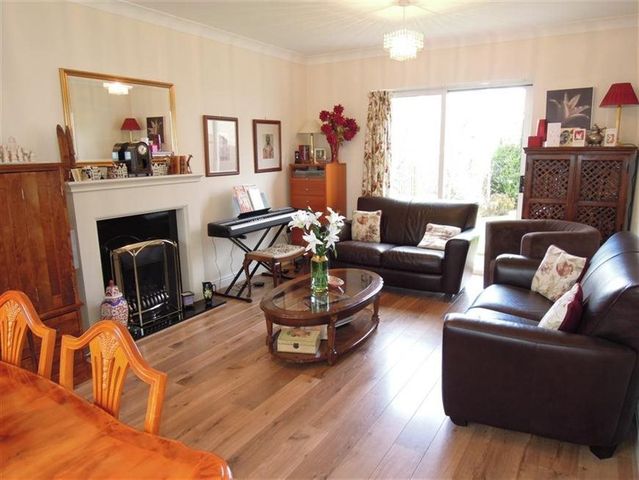  Image of 4 bedroom Detached house to rent in East Craigs Wynd East Craigs Edinburgh EH12 at Corstorphine Edinburgh Edinburgh, EH12 8HJ