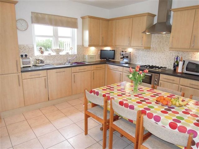  Image of 4 bedroom Detached house to rent in East Craigs Wynd East Craigs Edinburgh EH12 at Corstorphine Edinburgh Edinburgh, EH12 8HJ