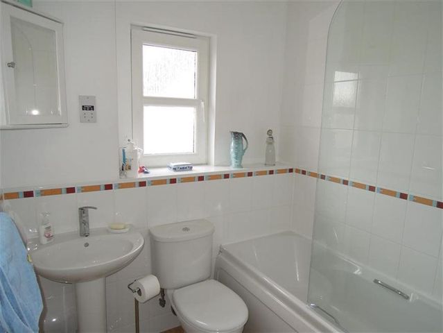  Image of 4 bedroom Detached house to rent in East Craigs Wynd East Craigs Edinburgh EH12 at Corstorphine Edinburgh Edinburgh, EH12 8HJ