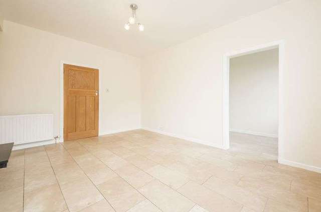  Image of 3 bedroom Flat for sale in Broomhall Avenue Edinburgh EH12 at Broomhall Avenue Corstorphine Edinburgh, EH12 7NA