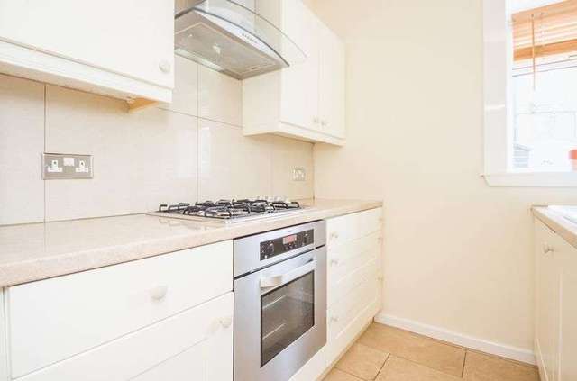  Image of 3 bedroom Flat for sale in Broomhall Avenue Edinburgh EH12 at Broomhall Avenue Corstorphine Edinburgh, EH12 7NA