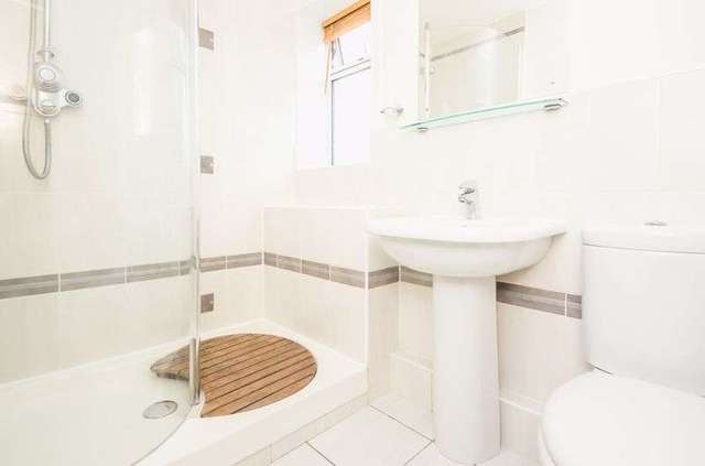  Image of 3 bedroom Flat for sale in Broomhall Avenue Edinburgh EH12 at Broomhall Avenue Corstorphine Edinburgh, EH12 7NA