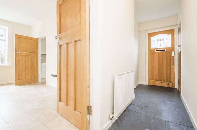  Image of 3 bedroom Flat for sale in Broomhall Avenue Edinburgh EH12 at Broomhall Avenue Corstorphine Edinburgh, EH12 7NA