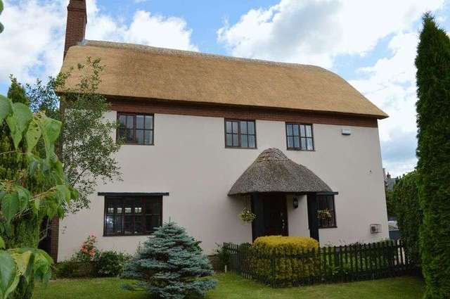  Image of 4 bedroom Detached house for sale in Olde Fairfield Bourton Gillingham SP8 at 1 Olde Fairfield Bourton Gillingham, SP8 5YG