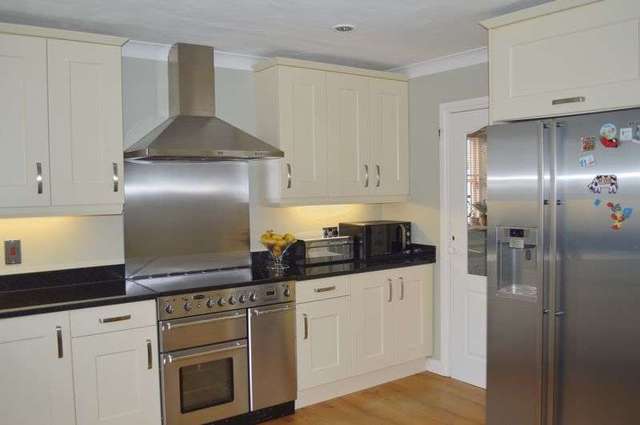  Image of 4 bedroom Detached house for sale in Olde Fairfield Bourton Gillingham SP8 at 1 Olde Fairfield Bourton Gillingham, SP8 5YG
