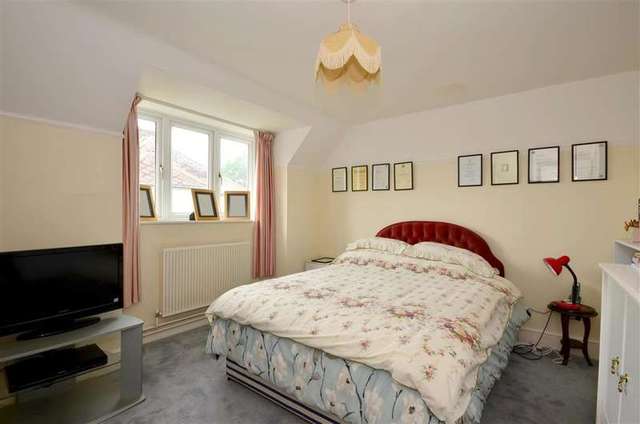  Image of 5 bedroom Detached house for sale in Grigg Lane Headcorn Ashford TN27 at Headcorn Ashford Headcorn, TN27 9LU