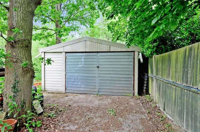  Image of 5 bedroom Detached house for sale in Grigg Lane Headcorn Ashford TN27 at Headcorn Ashford Headcorn, TN27 9LU