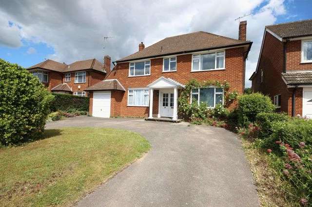 4 bedroom Detached house to rent in Old Bedford Road Luton LU2