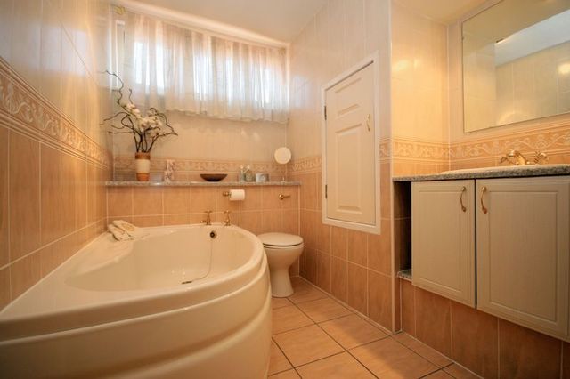  Image of 3 bedroom Detached house for sale in St. Johns Way Bo