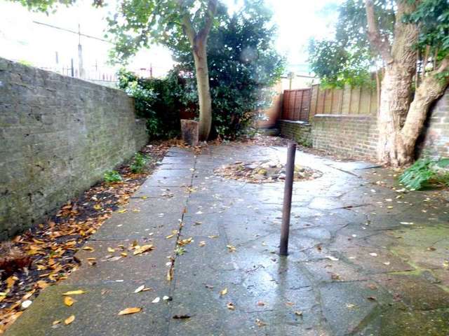  Image of 1 bedroom Apartment to rent in Cornwallis Terrace Hastings TN34 at 16 Cornwallis Terrace  HASTINGS, TN34 1EB