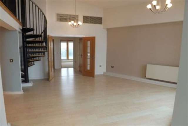  Image of 3 bedroom Flat to rent in Richmond Hill Drive Bournemouth BH2 at Bournemouth, BH2 6LT