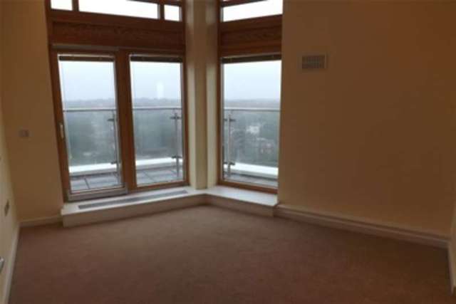  Image of 3 bedroom Flat to rent in Richmond Hill Drive Bournemouth BH2 at Bournemouth, BH2 6LT