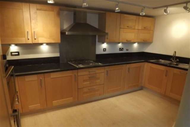  Image of 3 bedroom Flat to rent in Richmond Hill Drive Bournemouth BH2 at Bournemouth, BH2 6LT