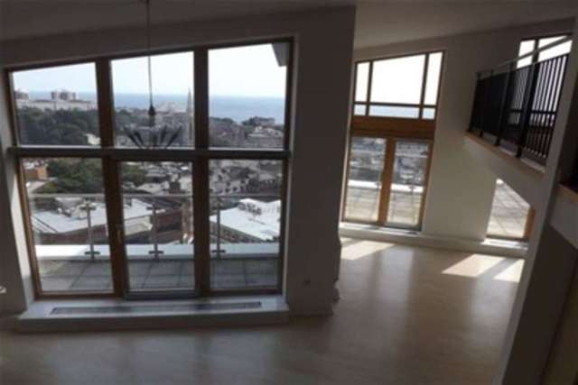  Image of 3 bedroom Flat to rent in Richmond Hill Drive Bournemouth BH2 at Bournemouth, BH2 6LT