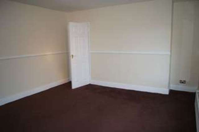  Image of 2 bedroom Flat to rent in Westminster Road Ellesmere Port CH65 at Westminster Road  Ellesmere Port, CH65 2EE