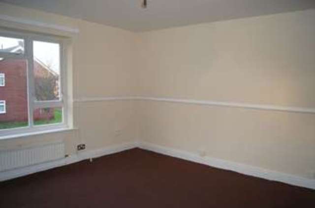  Image of 2 bedroom Flat to rent in Westminster Road Ellesmere Port CH65 at Westminster Road  Ellesmere Port, CH65 2EE