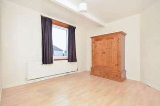  Image of 2 bedroom Flat for sale in Stenhouse Gardens North Edinburgh EH11 at Stenhouse Gardens North Stenhouse Edinburgh, EH11 3EL