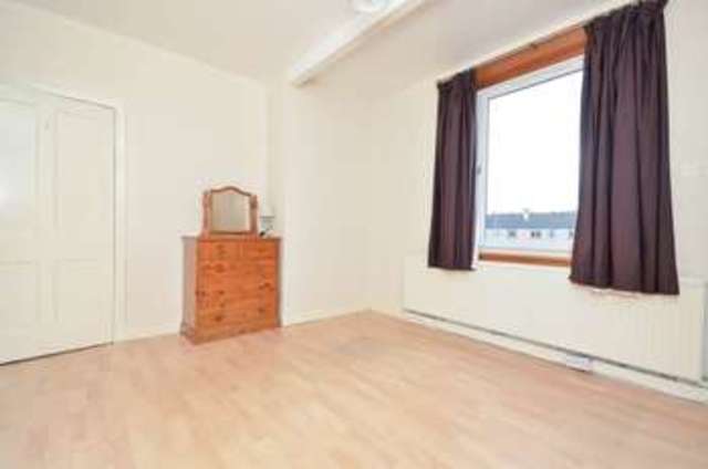  Image of 2 bedroom Flat for sale in Stenhouse Gardens North Edinburgh EH11 at Stenhouse Gardens North Stenhouse Edinburgh, EH11 3EL