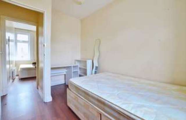  Image of 3 bedroom Flat to rent in Homerton High Street London E9 at Homerton High Street  London, E9 6AS