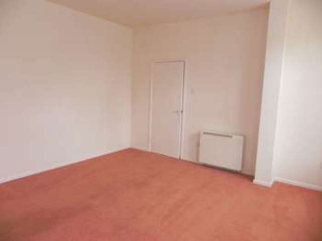  Image of 1 bedroom Flat to rent in Queen Street Kidderminster DY10 at Queen Street  Kidderminster, DY10 2NJ
