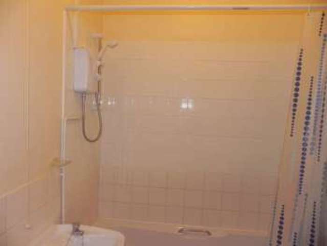  Image of 1 bedroom Flat to rent in Queen Street Kidderminster DY10 at Queen Street  Kidderminster, DY10 2NJ