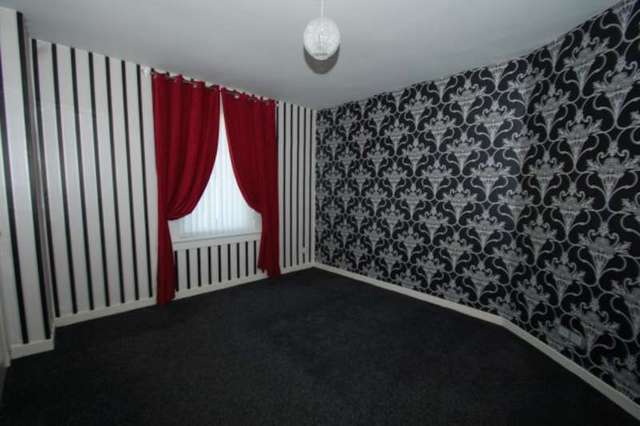  Image of 2 bedroom Flat for sale in Alness Crescent Glasgow G52 at 31 Alness Crescent  Glasgow, G52 1PJ