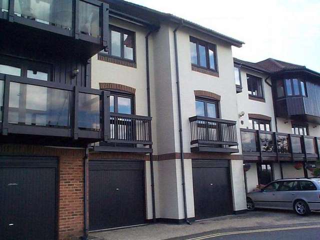  Image of 4 bedroom Detached house to rent in Channel Way Ocean Village Southampton SO14 at Ocean Village Southampton Hampshire, SO14 3GQ