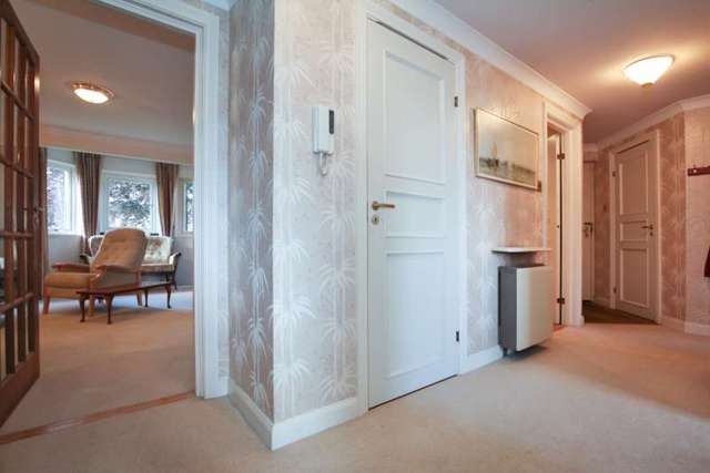  Image of 2 bedroom Flat for sale in Murrayfield Road Edinburgh EH12 at Murrayfield Road  Edinburgh, EH12 6ER