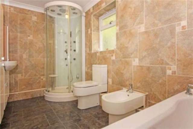  Image of 5 bedroom Detached house to rent in Sandy Way Bournemouth BH10 at Bournemouth, BH10 7DL