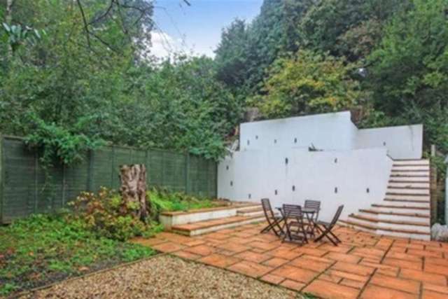  Image of 5 bedroom Detached house to rent in Sandy Way Bournemouth BH10 at Bournemouth, BH10 7DL