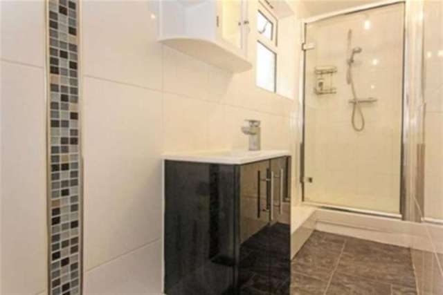  Image of 5 bedroom Detached house to rent in Sandy Way Bournemouth BH10 at Bournemouth, BH10 7DL