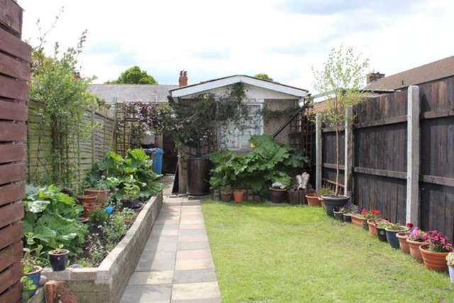  Image of 2 bedroom Terraced house for sale in Balmoral Avenue Hull HU6 at Balmoral Avenue  Hull, HU6 7UD