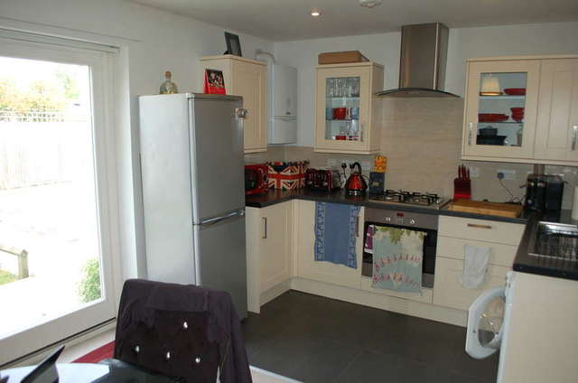  Image of 1 bedroom Flat to rent in Burcham Close Hampton TW12 at Percy Road  Hampton, TW12 2EP
