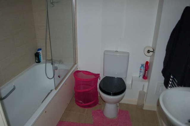  Image of 1 bedroom Flat to rent in Burcham Close Hampton TW12 at Percy Road  Hampton, TW12 2EP