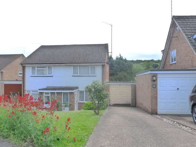  Image of 2 bedroom Semi-Detached house for sale in Nightingale Road Selsdon South Croydon CR2 at South Croydon Selsdon, CR2 8PT