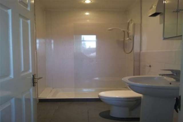  Image of 2 bedroom Flat to rent in Union Street Dundee DD1 at Dundee, DD1 4BN