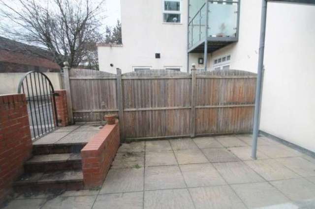  Image of 2 bedroom Apartment to rent in Oakfield Road Clifton Bristol BS8 at 54a Oakfield Road  Clifton, BS8 2BG