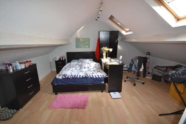  Image of 6 bedroom House Share to rent in Victoria Park Road Leicester LE2 at Victoria Park Road  Leicester, LE2 1XF