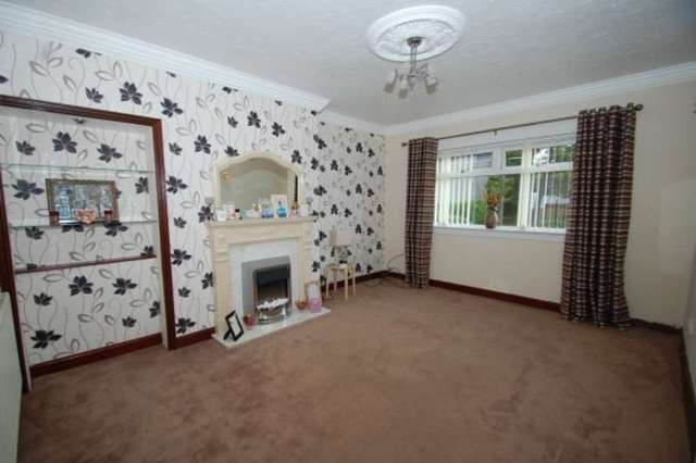  Image of 3 bedroom Flat for sale in Moulin Circus Glasgow G52 at 60 Moulin Circus  Glasgow, G52 3LD