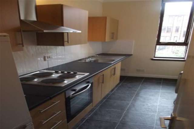  Image of 2 bedroom Flat to rent in Aberdour Street Dennistoun Glasgow G31 at Glasgow, G31 3NL